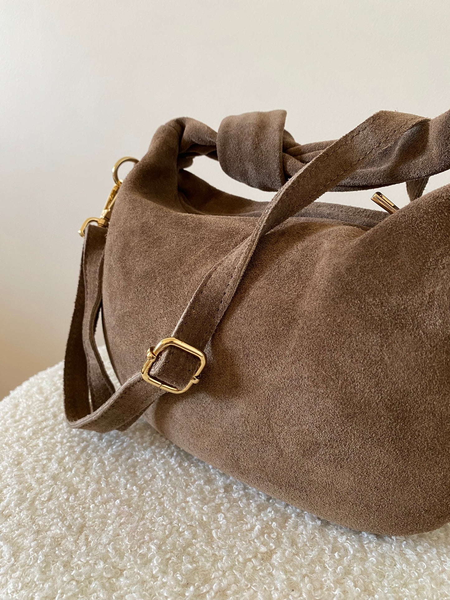 Sac Noeud en cuir suède beige