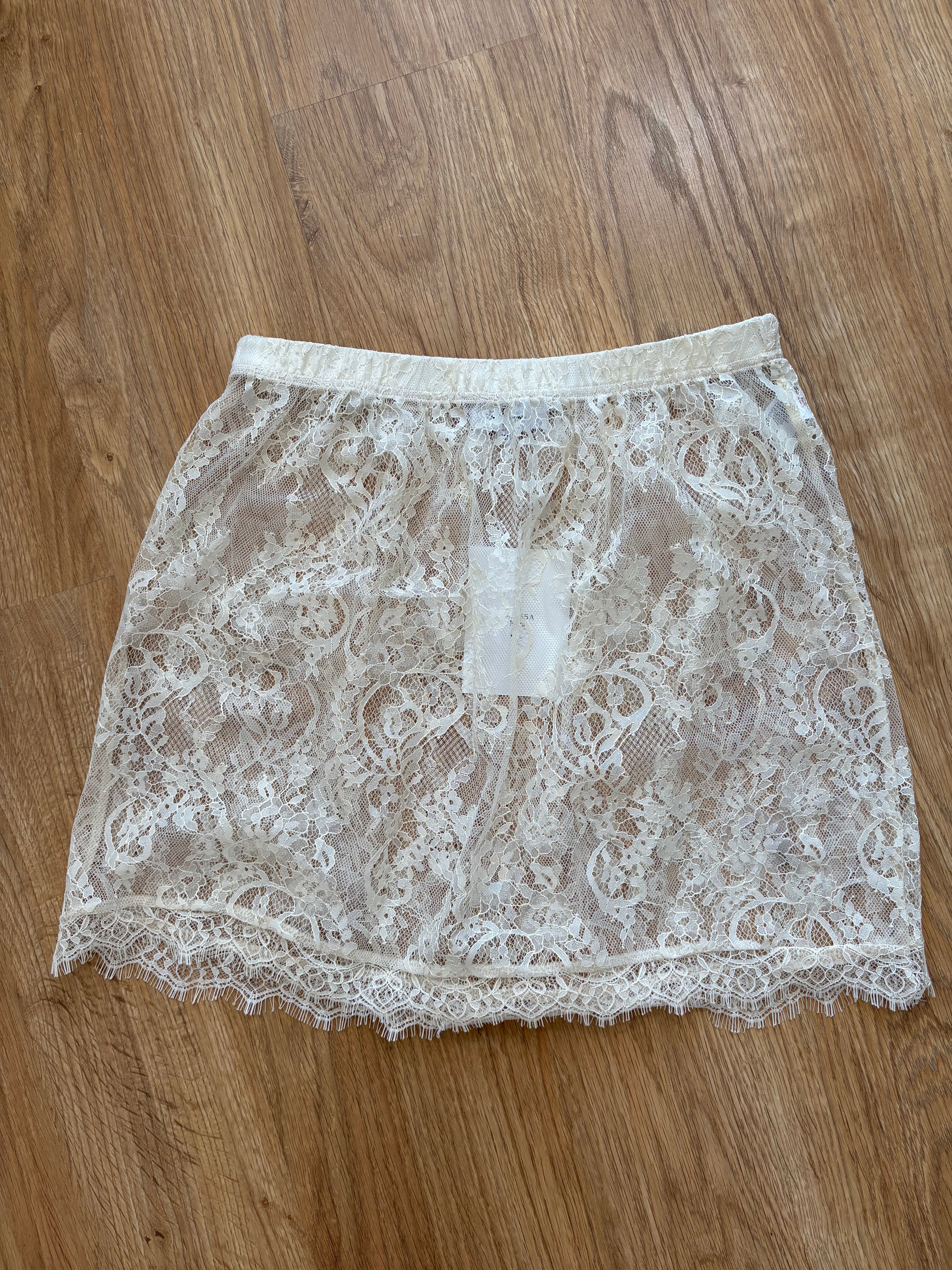 Jupon dentelle écru