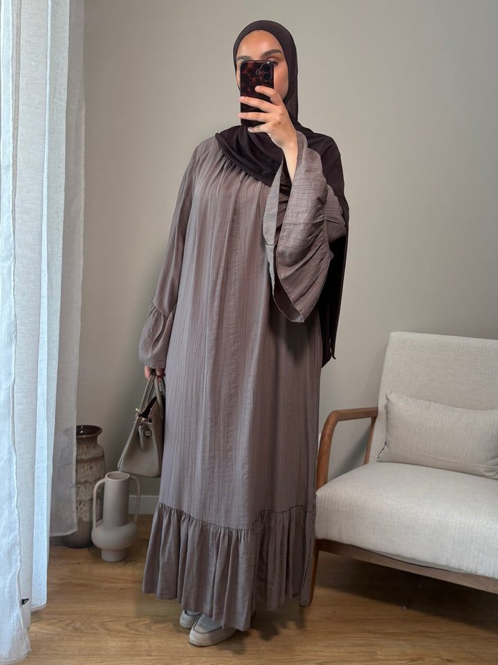 Robe à volant | Taupe